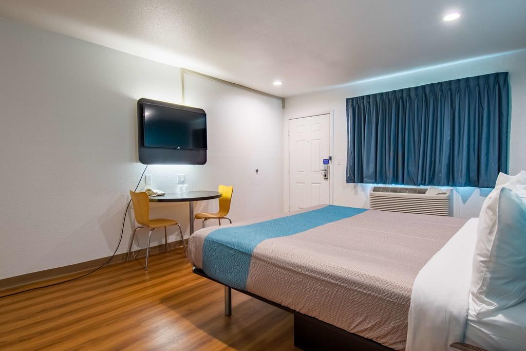 Motel 6-San Bernardino, Ca - Downtown Εξωτερικό φωτογραφία