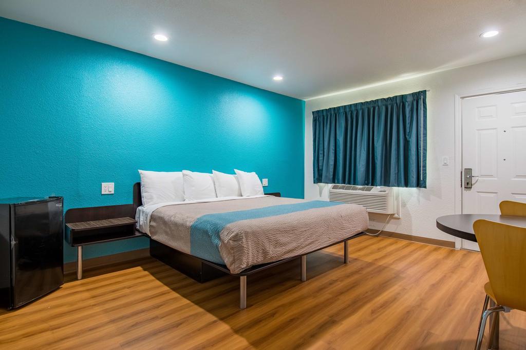 Motel 6-San Bernardino, Ca - Downtown Εξωτερικό φωτογραφία