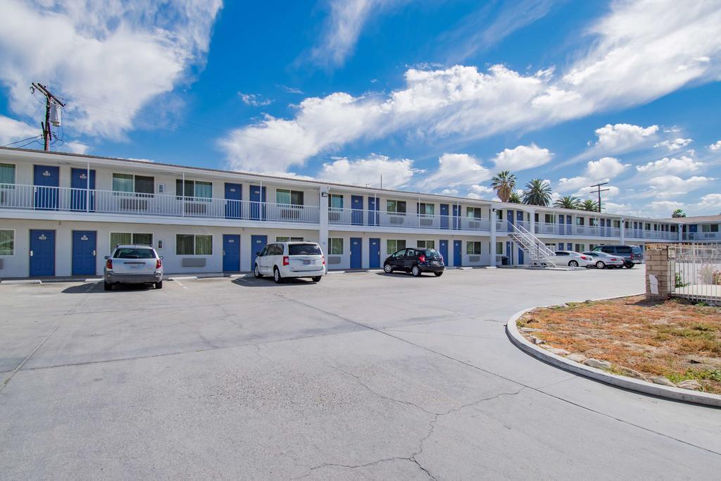 Motel 6-San Bernardino, Ca - Downtown Εξωτερικό φωτογραφία