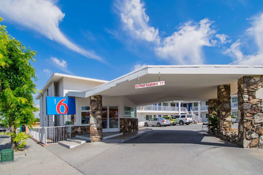 Motel 6-San Bernardino, Ca - Downtown Εξωτερικό φωτογραφία