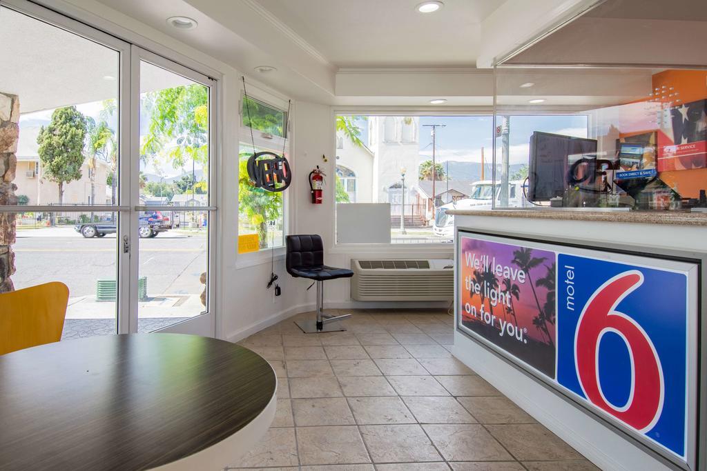 Motel 6-San Bernardino, Ca - Downtown Εξωτερικό φωτογραφία