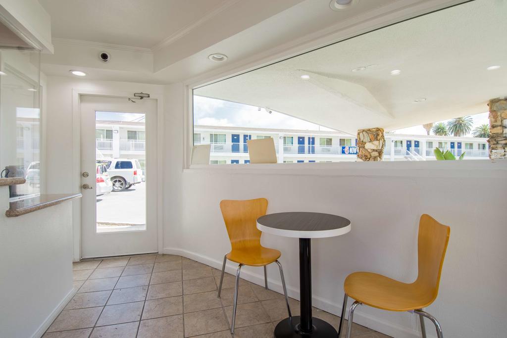Motel 6-San Bernardino, Ca - Downtown Εξωτερικό φωτογραφία