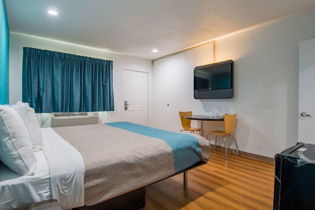 Motel 6-San Bernardino, Ca - Downtown Εξωτερικό φωτογραφία