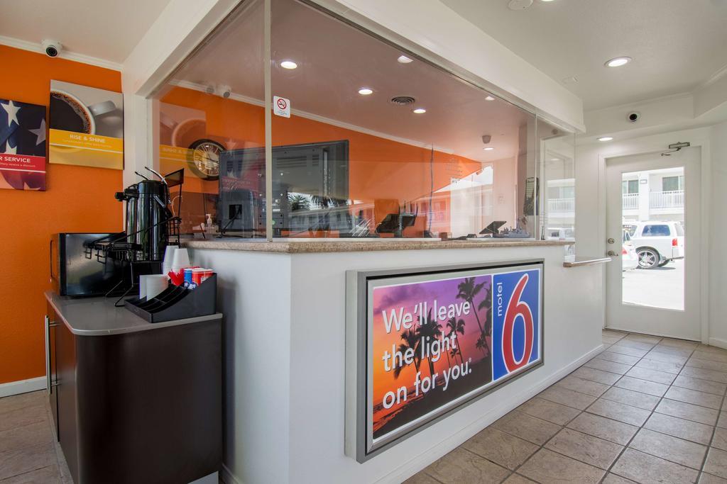 Motel 6-San Bernardino, Ca - Downtown Εξωτερικό φωτογραφία